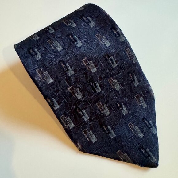 Kenneth Cole Silk Tie - Picture 2 of 3